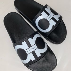 Salvatore ferragamo authentic mens black and white slides